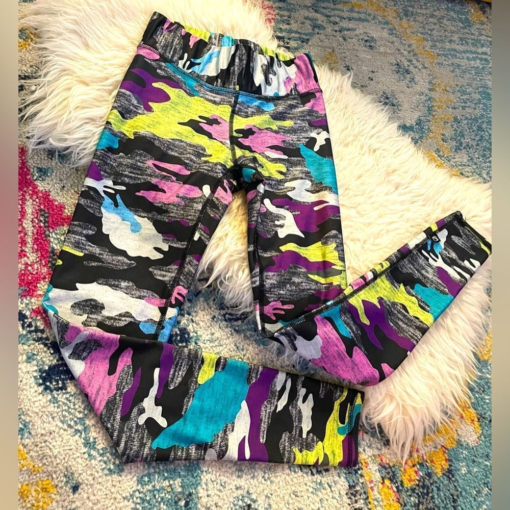 Terez Leggings Colorful Camo Print Small